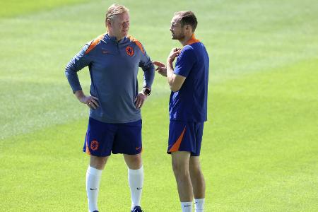 Ex-Münchner Blind tritt aus Elftal zurück Ex-Münchner Blind tritt aus Elftal zurück