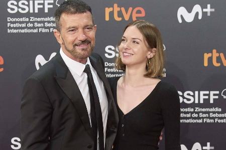 Antonio Banderas und Melanie Griffith feiern Verlobung ihrer Tochter Antonio Banderas und Melanie Griffith feiern Verlobung ihrer Tochter