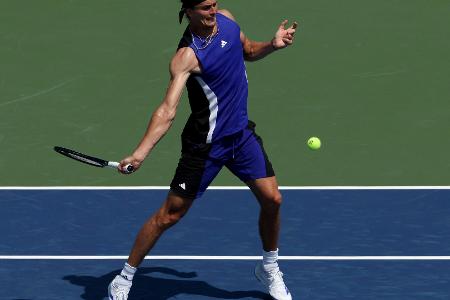 Mit etwas Mühe: Zverev in New York in Runde zwei Mit etwas Mühe: Zverev in New York in Runde zwei
