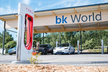 06/2022, Tesla Supercharger Ladepark BK World Endsee