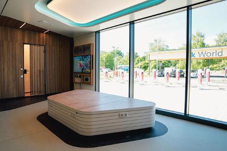 06/2022, Tesla Supercharger Ladepark BK World Endsee