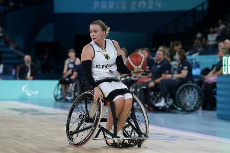 Rollstuhlbasketballerinnen feiern ersten Sieg Rollstuhlbasketballerinnen feiern ersten Sieg