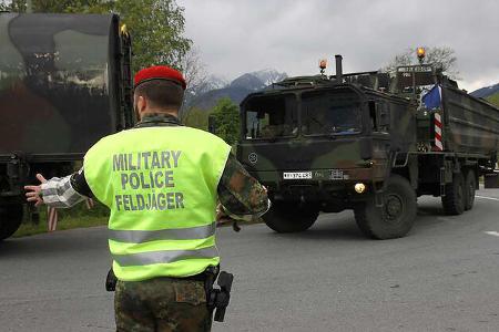 Militärkolonne