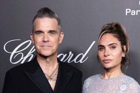 Robbie Williams und Ayda Field verlieren zwei Hunde an selben Tag Robbie Williams und Ayda Field verlieren zwei Hunde an selben Tag