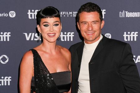 Katy Perry und Orlando Bloom strahlen auf dem roten Teppich Katy Perry und Orlando Bloom strahlen auf dem roten Teppich