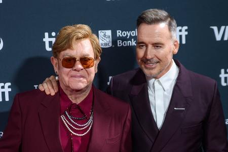 Elton John nach Infektion: Elton John nach Infektion: