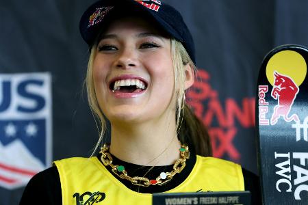 Ski-Freestyle: Olympiasiegerin Gu gewinnt Saisonauftakt Ski-Freestyle: Olympiasiegerin Gu gewinnt Saisonauftakt