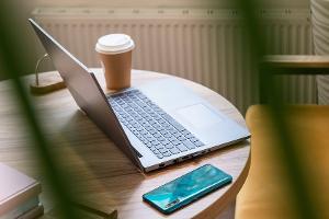 Post-Holiday-Syndrom: Tipps für eine entspannte Rückkehr ins Büro