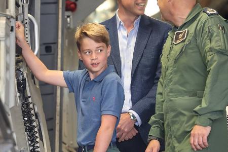 Mit elf Jahren: Prinz George lernt Fliegen Mit elf Jahren: Prinz George lernt Fliegen