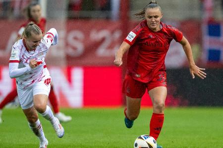 Bühl und Schüller treffsicher: Bayern übernehmen Platz eins Bühl und Schüller treffsicher: Bayern übernehmen Platz eins