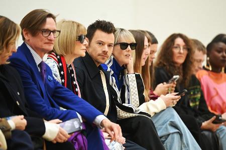 London Fashion Week: Harry Styles nimmt neben Anna Wintour Platz London Fashion Week: Harry Styles nimmt neben Anna Wintour Platz