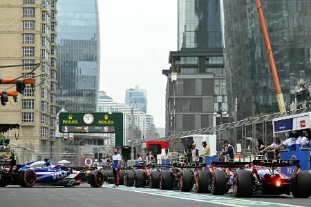 Formel 1 in Baku: Russell vor Leclerc - Top-Teams nah beisammen Formel 1 in Baku: Russell vor Leclerc - Top-Teams nah beisammen