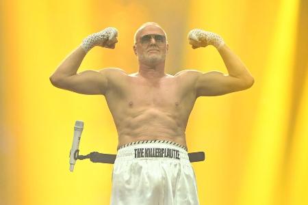Nach Boxkampf-Niederlage kündigt Stefan Raab neue Show an Nach Boxkampf-Niederlage kündigt Stefan Raab neue Show an