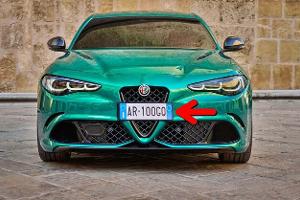 Warum das Nummernschild in die Mitte rückt