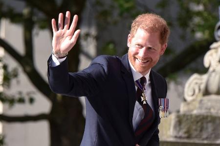 Rückkehr nach London: Prinz Harry nimmt royale Pflichten wahr Rückkehr nach London: Prinz Harry nimmt royale Pflichten wahr