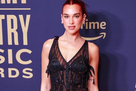 Dua Lipa: Versteckter Angriff auf Taylor Swift? Dua Lipa: Versteckter Angriff auf Taylor Swift?