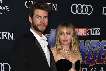 Klage gegen Miley Cyrus: Darum steht Ex Liam Hemsworth im Fokus Klage gegen Miley Cyrus: Darum steht Ex Liam Hemsworth im Fokus