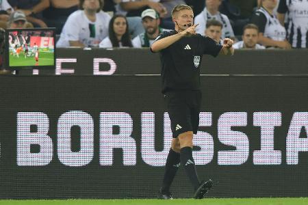 OP: Bundesliga-Schiri Schröder fällt vorerst aus OP: Bundesliga-Schiri Schröder fällt vorerst aus