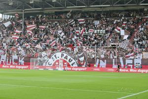 St. Pauli: Vorstand der Genossenschaft steht