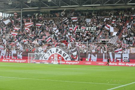 St. Pauli: Vorstand der Genossenschaft steht St. Pauli: Vorstand der Genossenschaft steht
