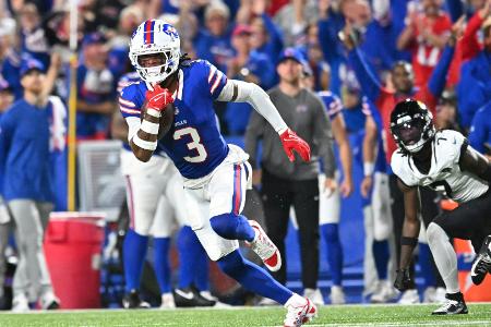 Bills überrennen Jaguars: Hamlin mit emotionalem Höhepunkt Bills überrennen Jaguars: Hamlin mit emotionalem Höhepunkt