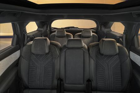 Peugeot E-5008 SUV