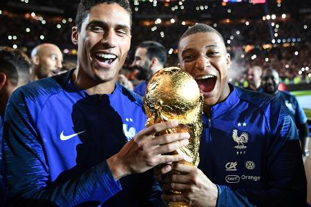 Sofortiges Karriereende: Ex-Weltmeister Varane hört auf Sofortiges Karriereende: Ex-Weltmeister Varane hört auf