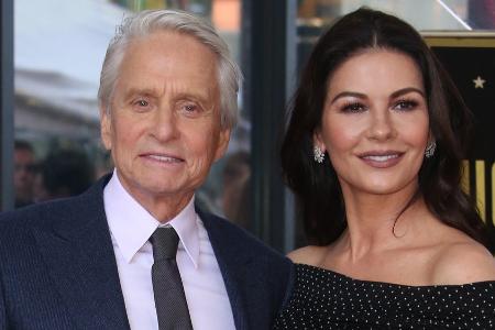Catherine Zeta-Jones schickt Michael Douglas nackte Geburtstagsgrüße Catherine Zeta-Jones schickt Michael Douglas nackte Geburtstagsgrüße