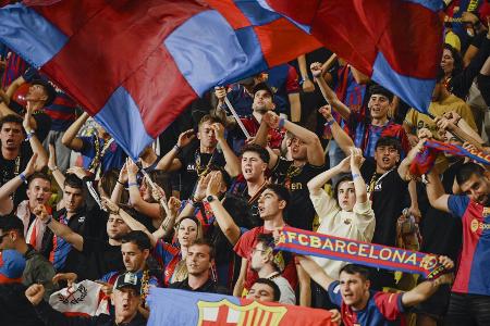 Fan-Eklat: UEFA bestraft Barcelona Fan-Eklat: UEFA bestraft Barcelona