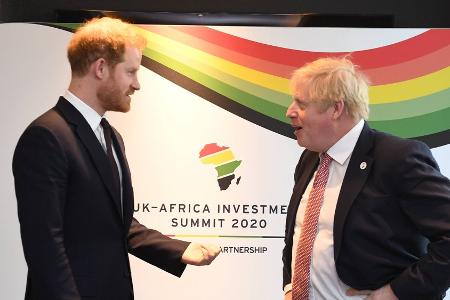 Boris Johnson versuchte, Prinz Harry vom Umzug in die USA abzubringen Boris Johnson versuchte, Prinz Harry vom Umzug in die USA abzubringen