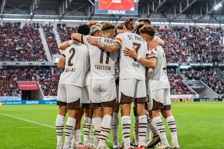 Nach über 13 Jahren: Pauli feiert ersten Bundesligasieg Nach über 13 Jahren: Pauli feiert ersten Bundesligasieg