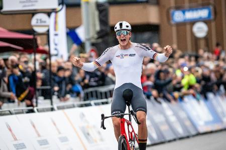 U23-Weltmeister Behrens unterschreibt bei Visma-Lease a bike U23-Weltmeister Behrens unterschreibt bei Visma-Lease a bike