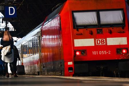 Preiserhöhung beim 49-Euro-Ticket: Was Verbraucher wissen müssen Preiserhöhung beim 49-Euro-Ticket: Was Verbraucher wissen müssen