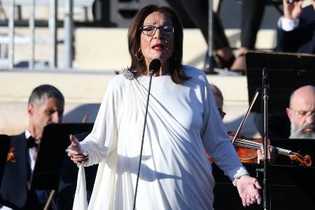 Nana Mouskouri kündet endgültigen Bühnenabschied an Nana Mouskouri kündet endgültigen Bühnenabschied an