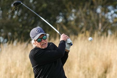 Im Lässig-Look: Michael Douglas zeigt vollen Einsatz auf dem Golfplatz Im Lässig-Look: Michael Douglas zeigt vollen Einsatz auf dem Golfplatz