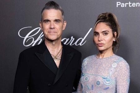 Robbie Williams: Tochter Teddy weiß über seine Drogensucht Bescheid Robbie Williams: Tochter Teddy weiß über seine Drogensucht Bescheid