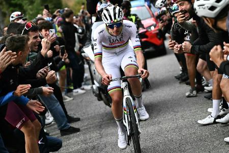 Erneutes Traum-Solo: Pogacar gewinnt Lombardei-Rundfahrt Erneutes Traum-Solo: Pogacar gewinnt Lombardei-Rundfahrt