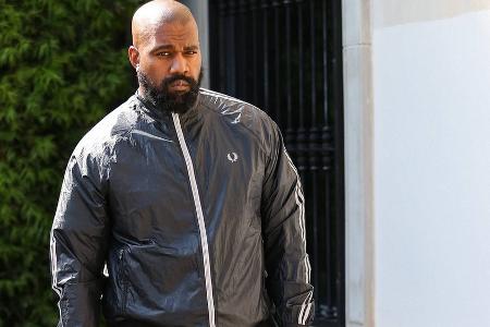 Neue Vorwürfe: Kanye West soll Mitarbeiterin sexuell missbraucht haben Neue Vorwürfe: Kanye West soll Mitarbeiterin sexuell missbraucht haben