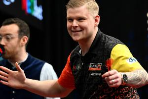 Darts: Außenseiter De Decker gewinnt World Grand Prix