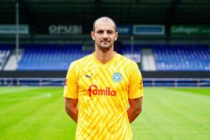 Holstein verlängert mit Torwart Engelhardt