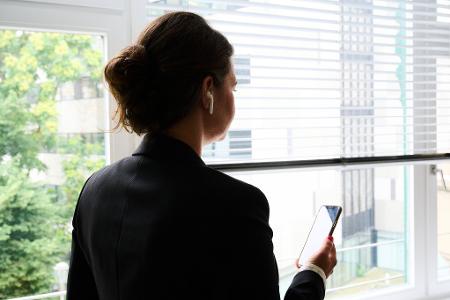 Im Vergleich zu anderen westlichen Industrieländern hinkt Deutschland beim Frauenanteil in Führungsetagen weiter hinterher. (Symbolbild) Im Vergleich zu anderen westlichen Industrieländern hinkt Deutschland beim Frauenanteil in Führungsetagen weiter hinterher. (Symbolbild)