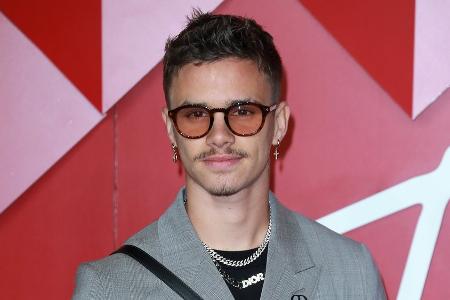 Romeo Beckham zeigt sich schwer verliebt in New York Romeo Beckham zeigt sich schwer verliebt in New York