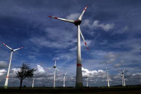 Die Energieagentur erwartet, dass bis 2030 mehr als die Hälfte des weltweiten Stroms aus emissionsarmen Quellen erzeugt wird. (Archivbild).