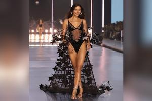 Victoria's Secret: Irina Shayk beeindruckt mit Sternendessous