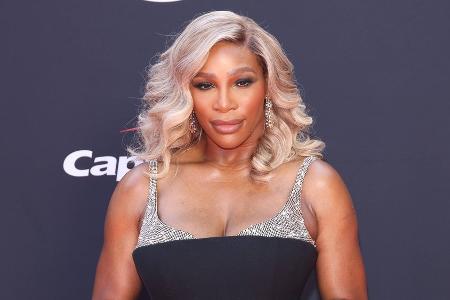 Serena Williams musste wegen Zyste am Hals operiert werden Serena Williams musste wegen Zyste am Hals operiert werden