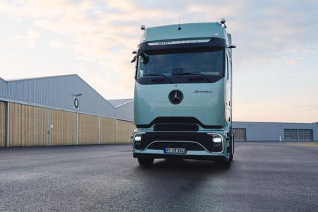 Mercedes Actros L mit Pro Cabin 2024