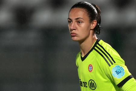 DFB-Frauen: Torhüterin Grohs fällt aus - Winkler neu dabei DFB-Frauen: Torhüterin Grohs fällt aus - Winkler neu dabei