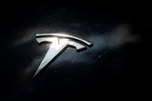 US-Behörde prüft Teslas fortgeschrittene "Autopilot"-Version