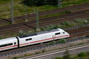Züge der Bahn fahren wieder etwas öfter pünktlich