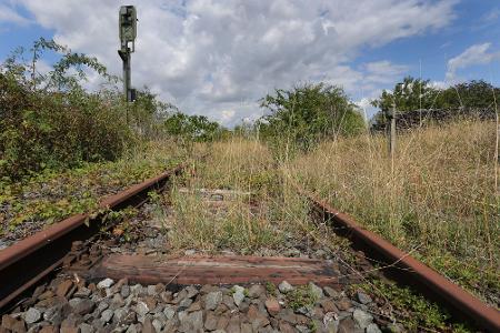 Die Union will die Nutzung von brachliegendem Bahngelände erleichtern. (Archivbild) Die Union will die Nutzung von brachliegendem Bahngelände erleichtern. (Archivbild)